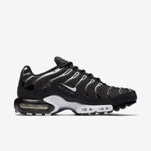 Air Max Plus - Black Sail Salsa Red